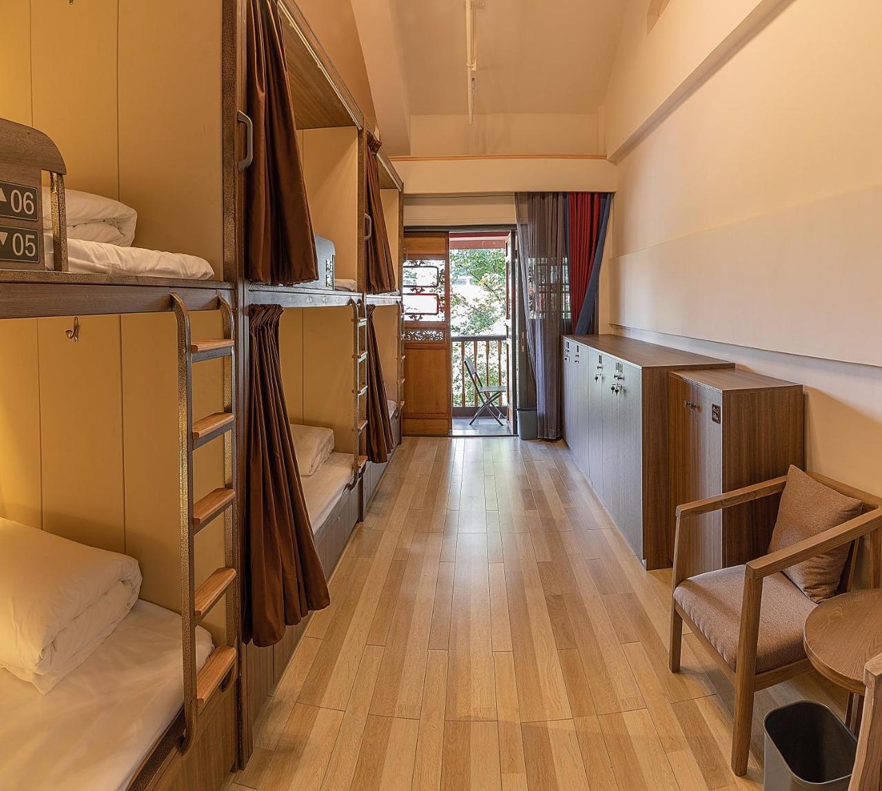The Hump Hostel 驼峰客栈 Kunming Dış mekan fotoğraf