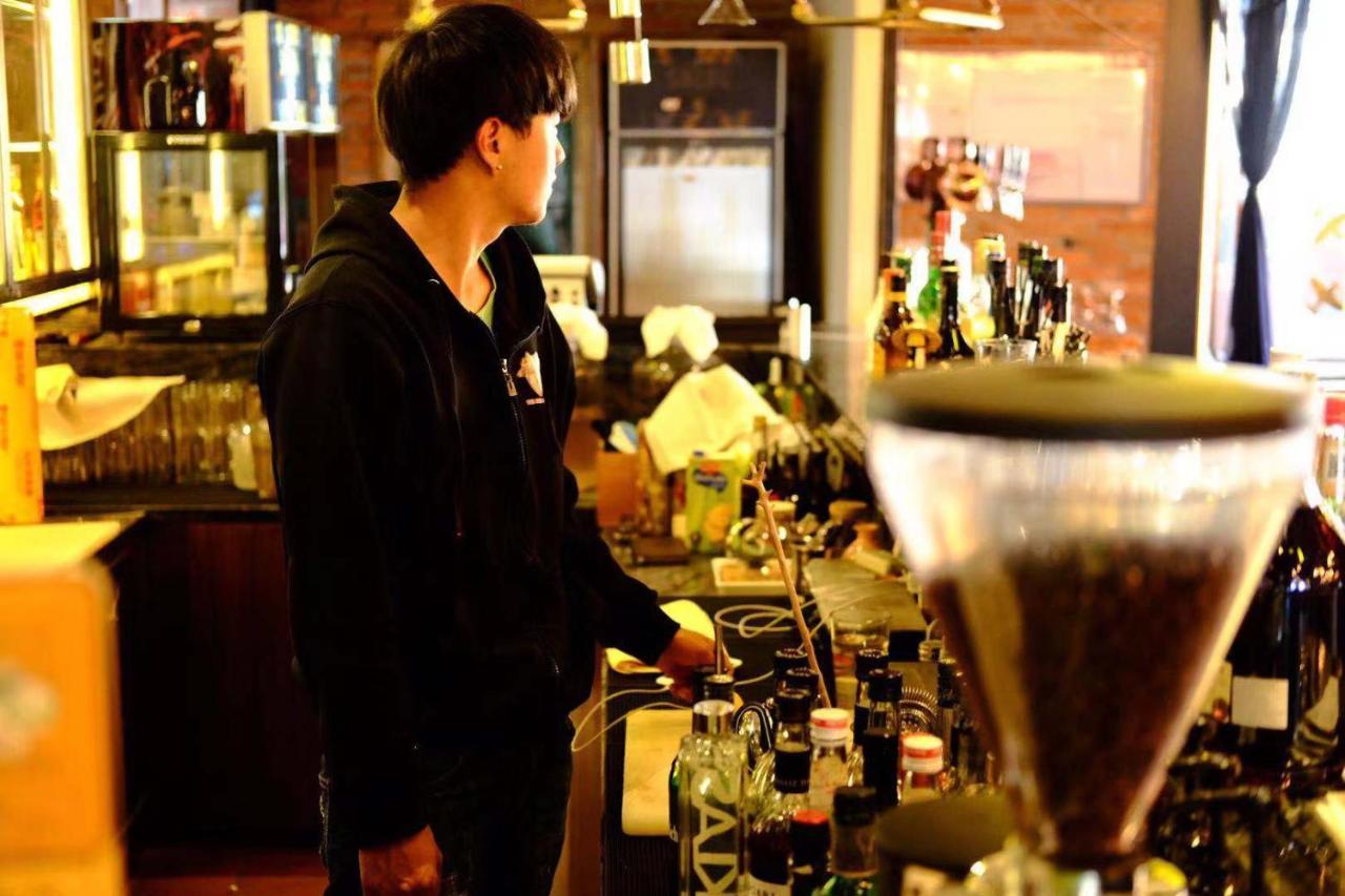 The Hump Hostel 驼峰客栈 Kunming Dış mekan fotoğraf